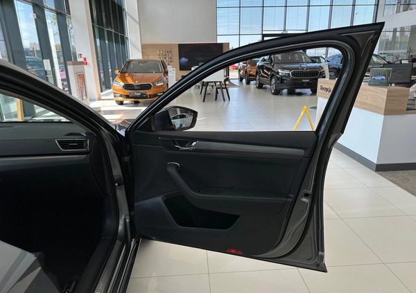 Skoda Superb cena 194840 przebieg: 4, rok produkcji 2024 z Czaplinek małe 154